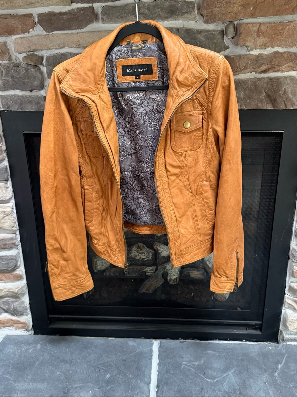 Black Rivet women’s cognac genuine leather jacket in size Medium. Buttery-soft - Picture 4 of 9